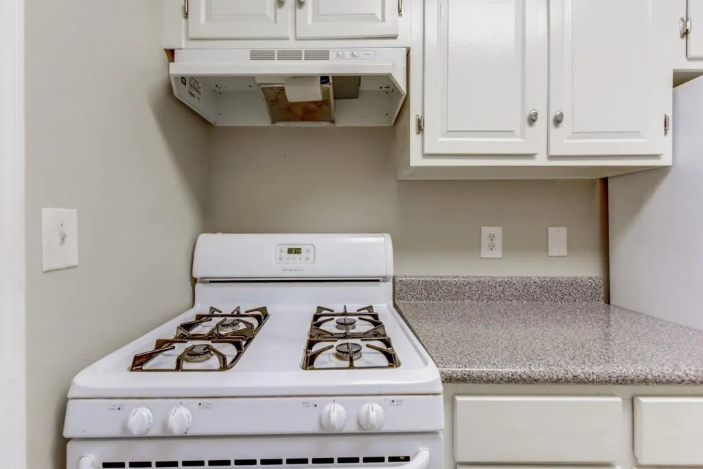 6851 Roswell Road Unit G10, Sandy Springs, Georgia 30328, 1 Bedroom Bedrooms, ,1 BathroomBathrooms,Residential,Sold,6851 Roswell Road Unit G10,6074769