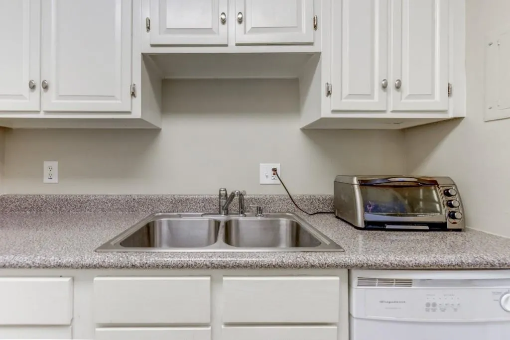 6851 Roswell Road Unit G10, Sandy Springs, Georgia 30328, 1 Bedroom Bedrooms, ,1 BathroomBathrooms,Residential,Sold,6851 Roswell Road Unit G10,6074769