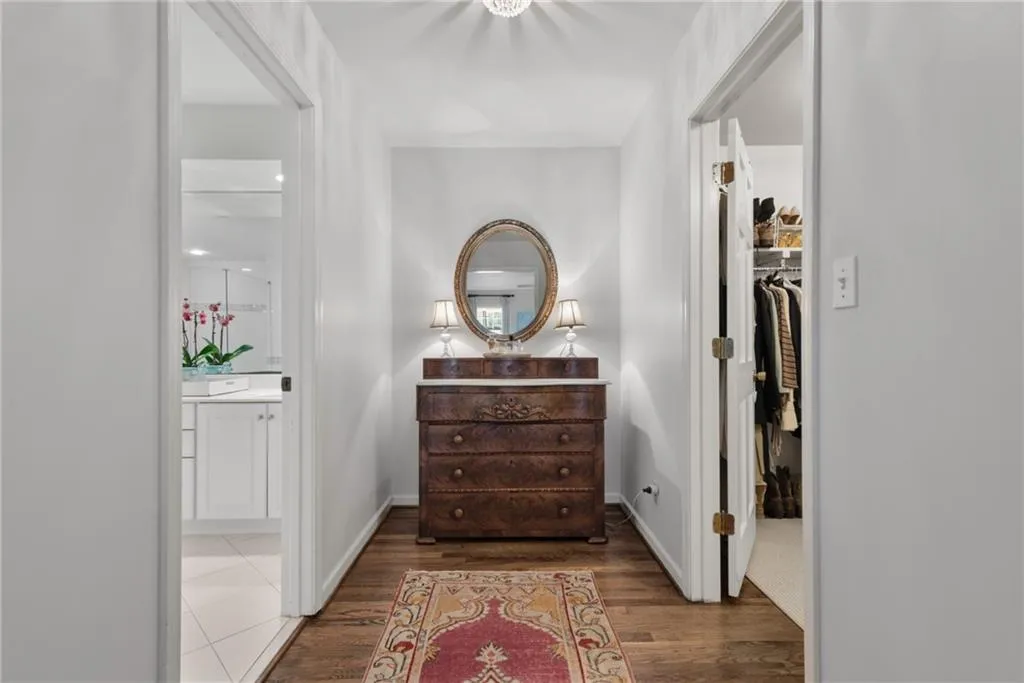 925 Riverside Trace, Atlanta, Georgia 30328, 5 Bedrooms Bedrooms, ,3 BathroomsBathrooms,Residential,Sold,925 Riverside Trace,7185236