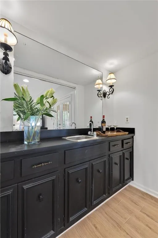 925 Riverside Trace, Atlanta, Georgia 30328, 5 Bedrooms Bedrooms, ,3 BathroomsBathrooms,Residential,Sold,925 Riverside Trace,7185236