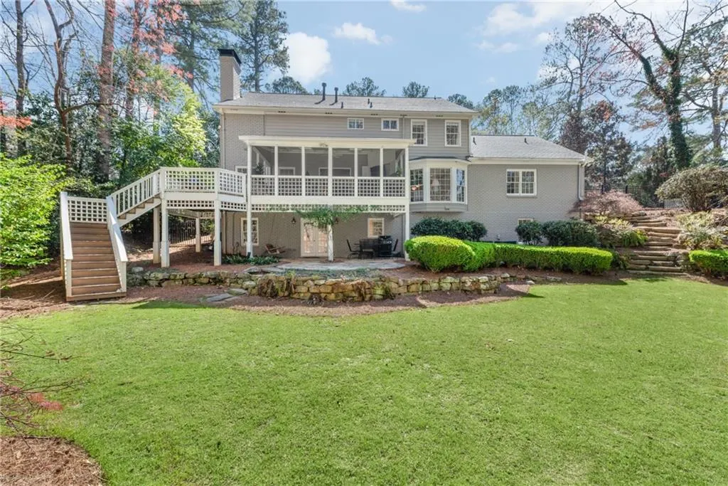 925 Riverside Trace, Atlanta, Georgia 30328, 5 Bedrooms Bedrooms, ,3 BathroomsBathrooms,Residential,Sold,925 Riverside Trace,7185236