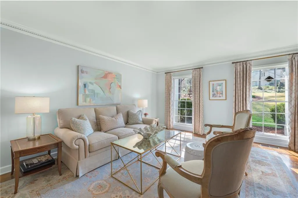 925 Riverside Trace, Atlanta, Georgia 30328, 5 Bedrooms Bedrooms, ,3 BathroomsBathrooms,Residential,Sold,925 Riverside Trace,7185236