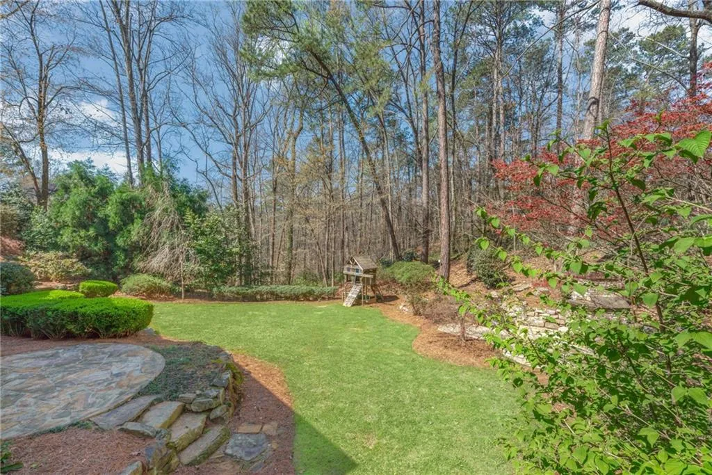 925 Riverside Trace, Atlanta, Georgia 30328, 5 Bedrooms Bedrooms, ,3 BathroomsBathrooms,Residential,Sold,925 Riverside Trace,7185236