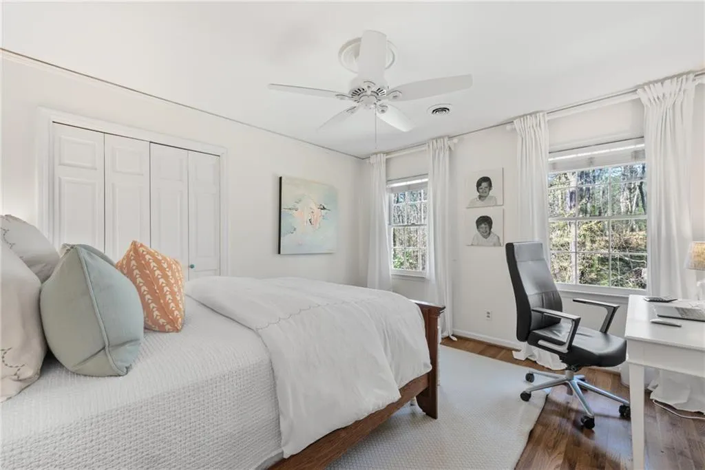 925 Riverside Trace, Atlanta, Georgia 30328, 5 Bedrooms Bedrooms, ,3 BathroomsBathrooms,Residential,Sold,925 Riverside Trace,7185236