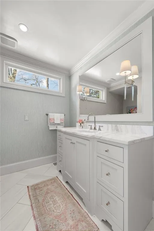 925 Riverside Trace, Atlanta, Georgia 30328, 5 Bedrooms Bedrooms, ,3 BathroomsBathrooms,Residential,Sold,925 Riverside Trace,7185236