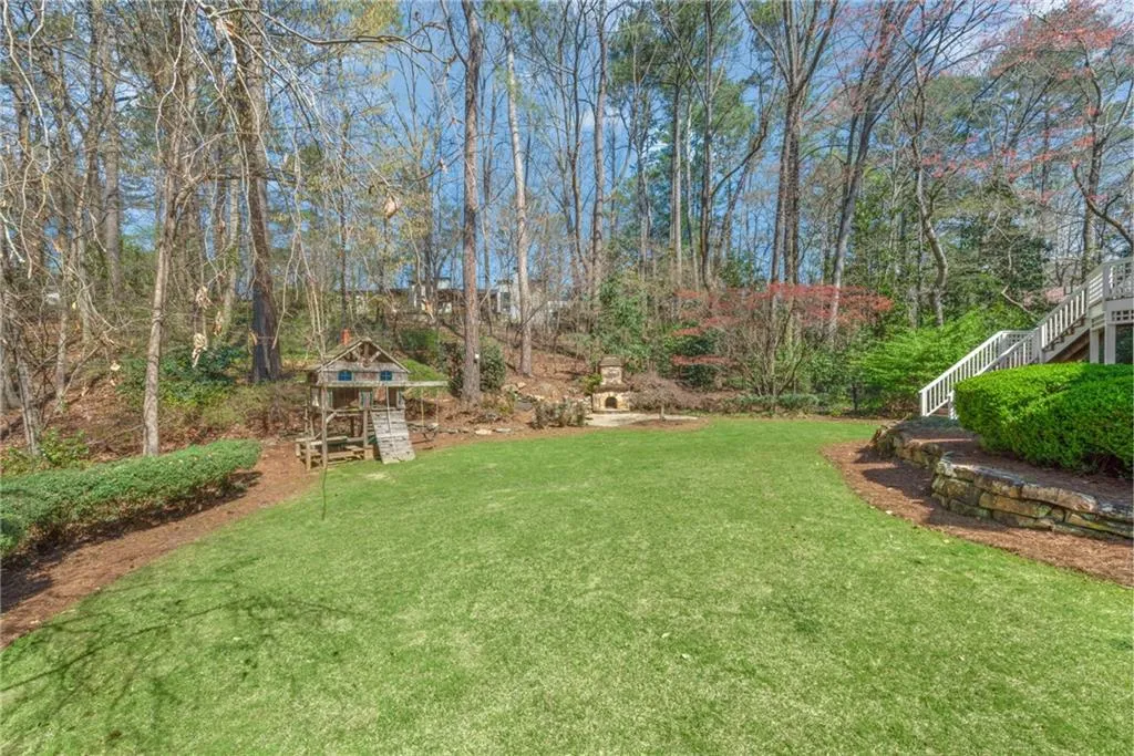 925 Riverside Trace, Atlanta, Georgia 30328, 5 Bedrooms Bedrooms, ,3 BathroomsBathrooms,Residential,Sold,925 Riverside Trace,7185236