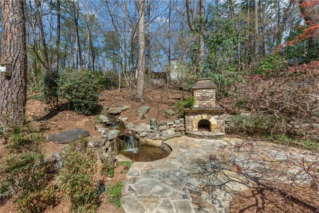 925 Riverside Trace, Atlanta, Georgia 30328, 5 Bedrooms Bedrooms, ,3 BathroomsBathrooms,Residential,Sold,925 Riverside Trace,7185236
