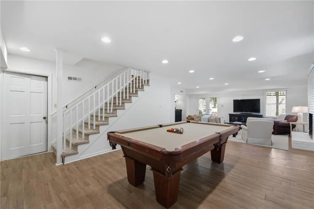 925 Riverside Trace, Atlanta, Georgia 30328, 5 Bedrooms Bedrooms, ,3 BathroomsBathrooms,Residential,Sold,925 Riverside Trace,7185236