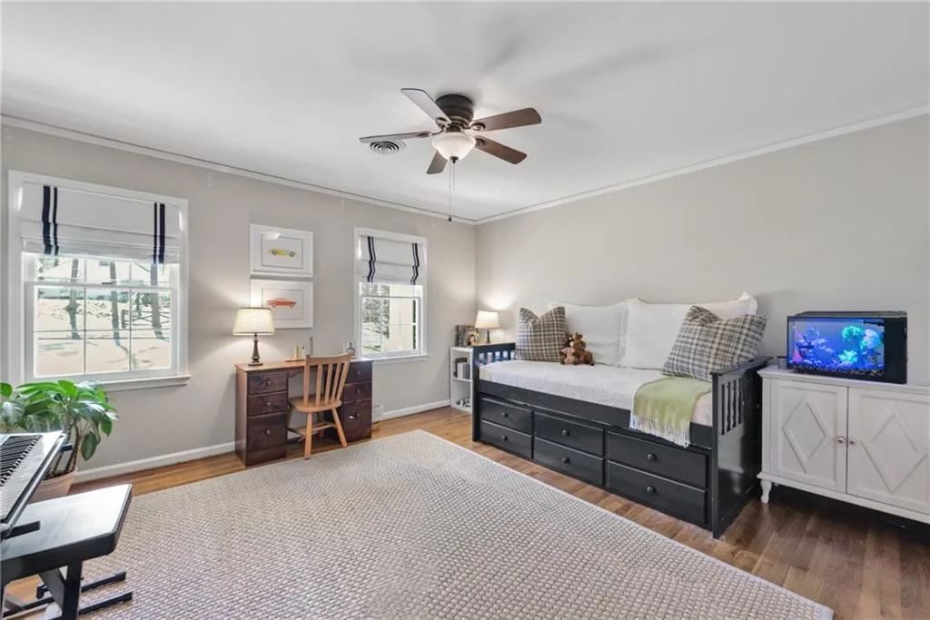 925 Riverside Trace, Atlanta, Georgia 30328, 5 Bedrooms Bedrooms, ,3 BathroomsBathrooms,Residential,Sold,925 Riverside Trace,7185236