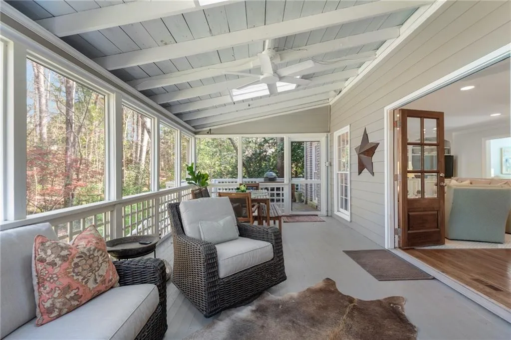 925 Riverside Trace, Atlanta, Georgia 30328, 5 Bedrooms Bedrooms, ,3 BathroomsBathrooms,Residential,Sold,925 Riverside Trace,7185236