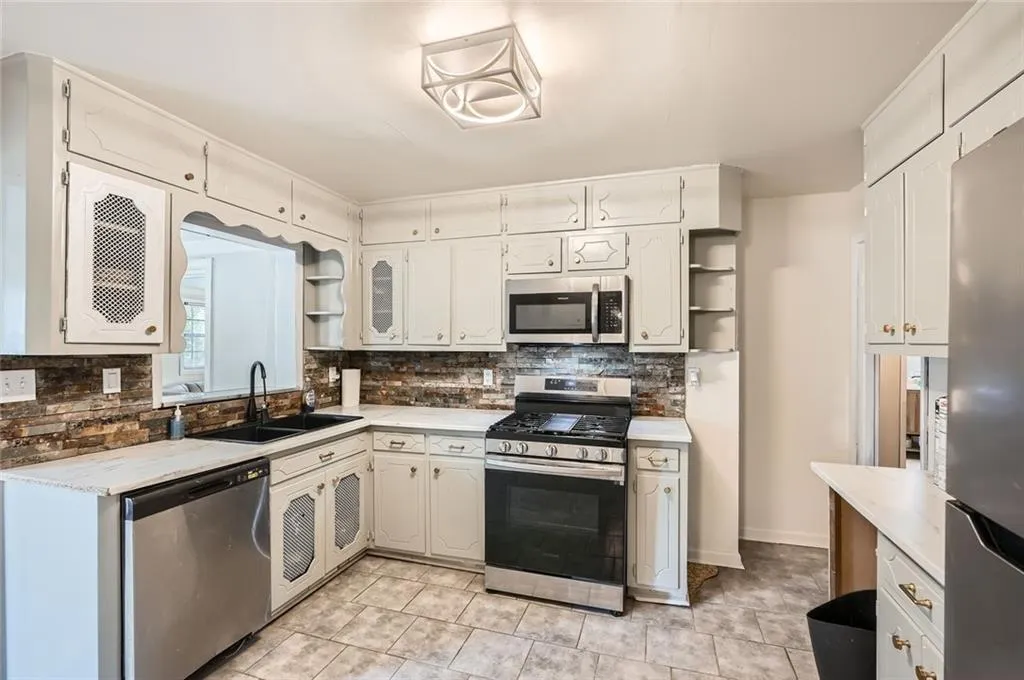 2875 Oldknow Drive Nw, Atlanta, Georgia 30318, 4 Bedrooms Bedrooms, ,2 BathroomsBathrooms,Residential,For Sale,2875 Oldknow Drive Nw,7551599