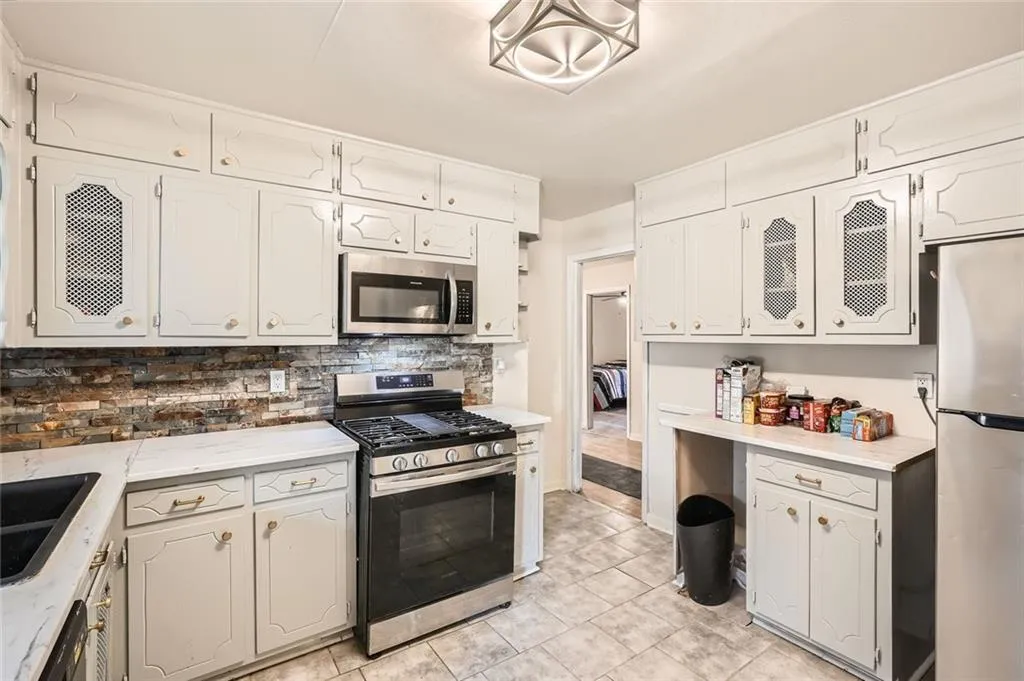 2875 Oldknow Drive Nw, Atlanta, Georgia 30318, 4 Bedrooms Bedrooms, ,2 BathroomsBathrooms,Residential,For Sale,2875 Oldknow Drive Nw,7551599