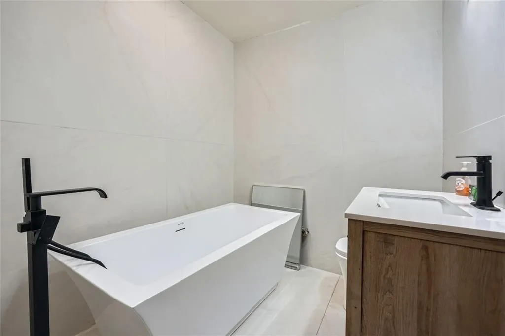 2875 Oldknow Drive Nw, Atlanta, Georgia 30318, 4 Bedrooms Bedrooms, ,2 BathroomsBathrooms,Residential,For Sale,2875 Oldknow Drive Nw,7551599