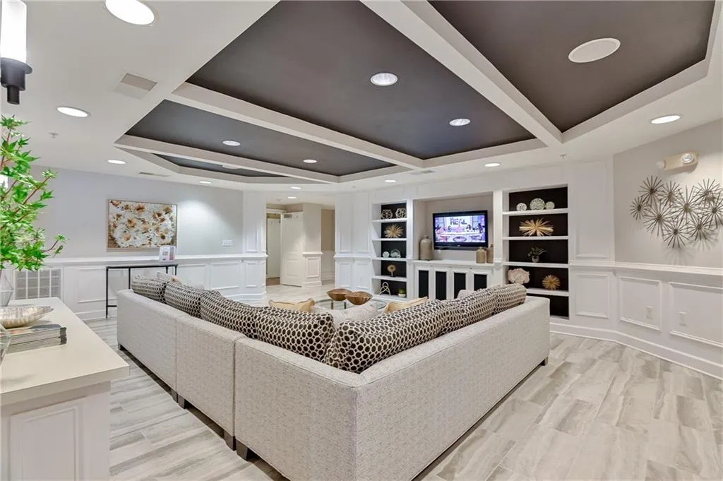 200 River Vista Drive Unit 101, Atlanta, Georgia 30339, 2 Bedrooms Bedrooms, ,2 BathroomsBathrooms,Residential,Sold,200 River Vista Drive Unit 101,6644418