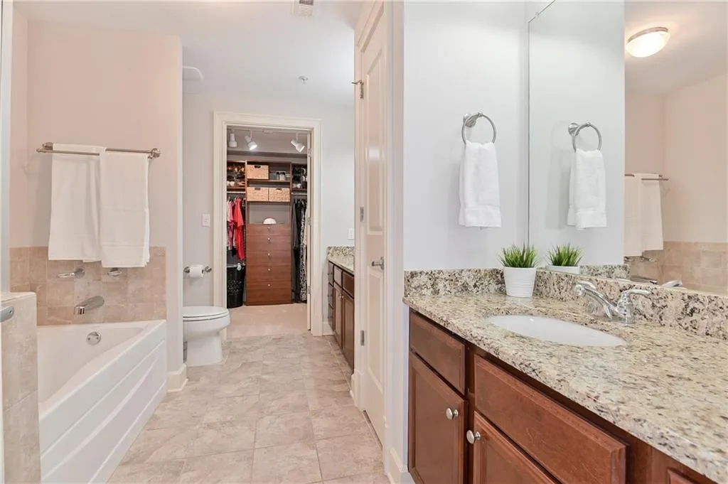 200 River Vista Drive Unit 101, Atlanta, Georgia 30339, 2 Bedrooms Bedrooms, ,2 BathroomsBathrooms,Residential,Sold,200 River Vista Drive Unit 101,6644418