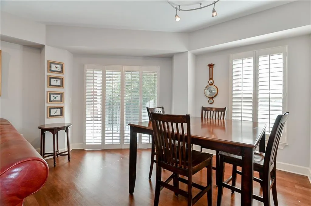 200 River Vista Drive Unit 101, Atlanta, Georgia 30339, 2 Bedrooms Bedrooms, ,2 BathroomsBathrooms,Residential,Sold,200 River Vista Drive Unit 101,6644418