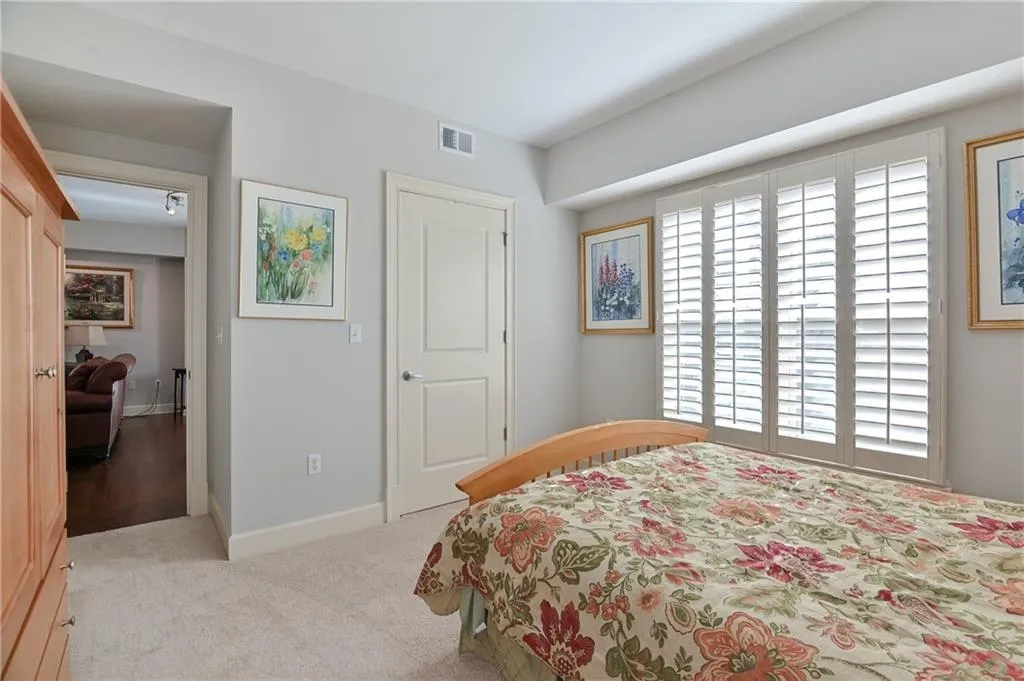 200 River Vista Drive Unit 101, Atlanta, Georgia 30339, 2 Bedrooms Bedrooms, ,2 BathroomsBathrooms,Residential,Sold,200 River Vista Drive Unit 101,6644418
