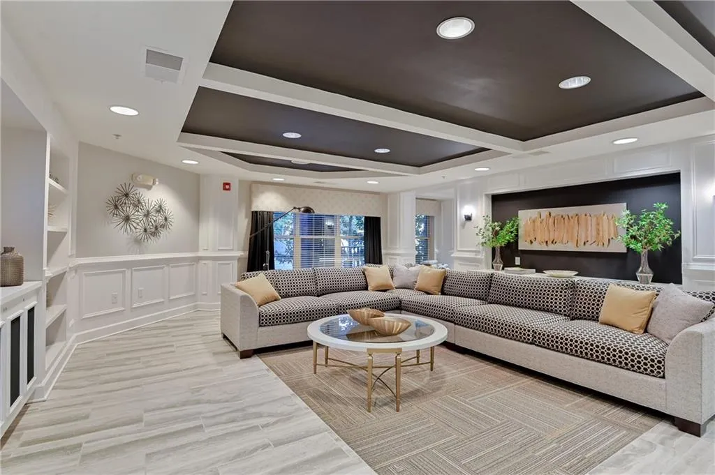 200 River Vista Drive Unit 101, Atlanta, Georgia 30339, 2 Bedrooms Bedrooms, ,2 BathroomsBathrooms,Residential,Sold,200 River Vista Drive Unit 101,6644418