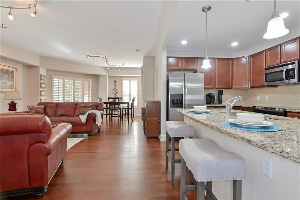 200 River Vista Drive Unit 101, Atlanta, Georgia 30339, 2 Bedrooms Bedrooms, ,2 BathroomsBathrooms,Residential,Sold,200 River Vista Drive Unit 101,6644418