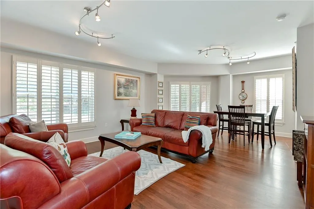 200 River Vista Drive Unit 101, Atlanta, Georgia 30339, 2 Bedrooms Bedrooms, ,2 BathroomsBathrooms,Residential,Sold,200 River Vista Drive Unit 101,6644418