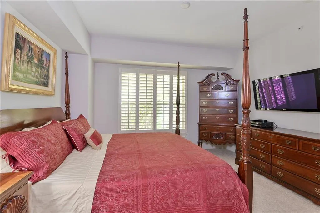 200 River Vista Drive Unit 101, Atlanta, Georgia 30339, 2 Bedrooms Bedrooms, ,2 BathroomsBathrooms,Residential,Sold,200 River Vista Drive Unit 101,6644418