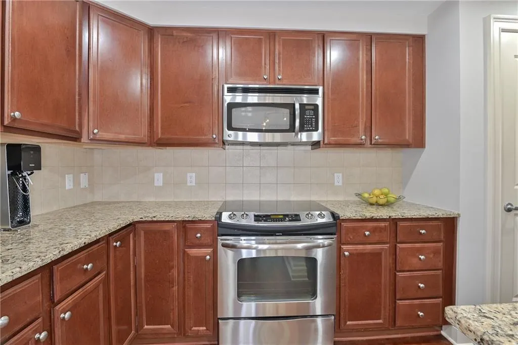 200 River Vista Drive Unit 101, Atlanta, Georgia 30339, 2 Bedrooms Bedrooms, ,2 BathroomsBathrooms,Residential,Sold,200 River Vista Drive Unit 101,6644418