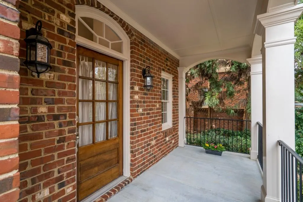 1099 Fairway Gardens, Brookhaven, Georgia 30319, 3 Bedrooms Bedrooms, ,2 BathroomsBathrooms,Residential,Sold,1099 Fairway Gardens,5807103