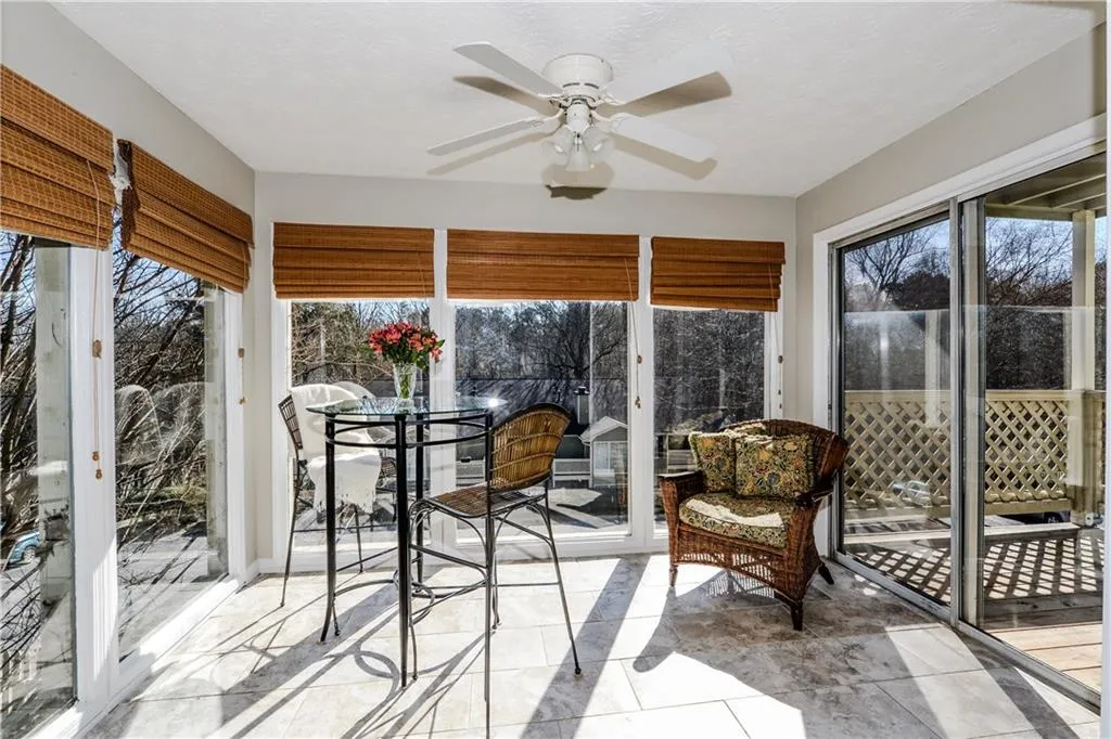 1102 Natchez Trace, Sandy Springs, Georgia 30350, 2 Bedrooms Bedrooms, ,1 BathroomBathrooms,Residential,Sold,1102 Natchez Trace,5799754