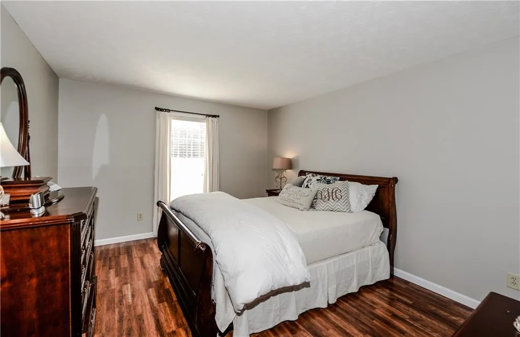 1102 Natchez Trace, Sandy Springs, Georgia 30350, 2 Bedrooms Bedrooms, ,1 BathroomBathrooms,Residential,Sold,1102 Natchez Trace,5799754