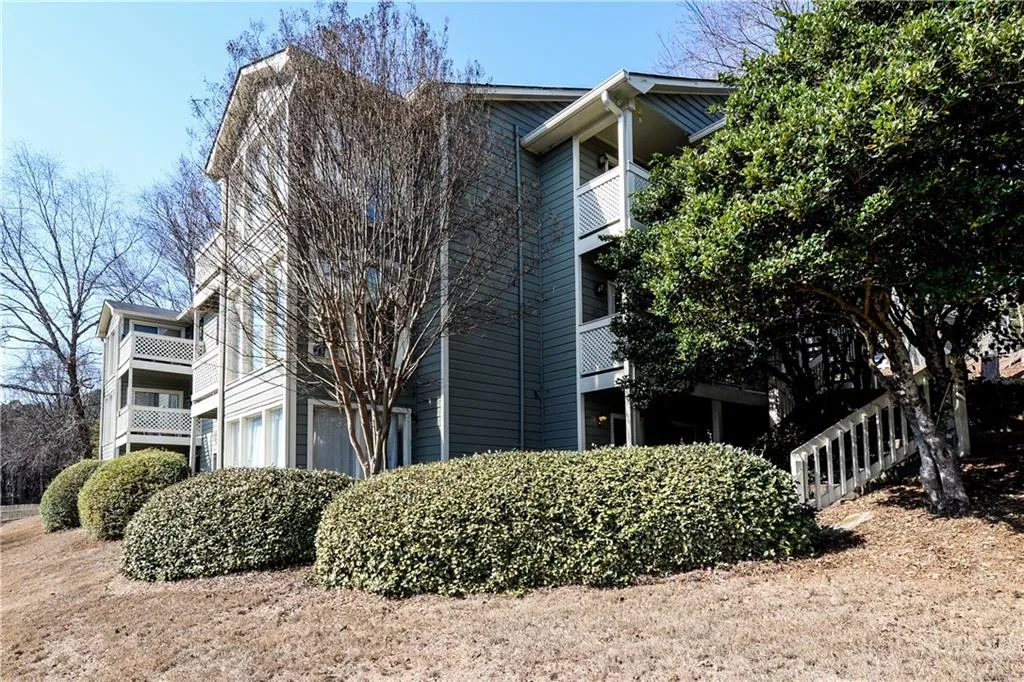 1102 Natchez Trace, Sandy Springs, Georgia 30350, 2 Bedrooms Bedrooms, ,1 BathroomBathrooms,Residential,Sold,1102 Natchez Trace,5799754