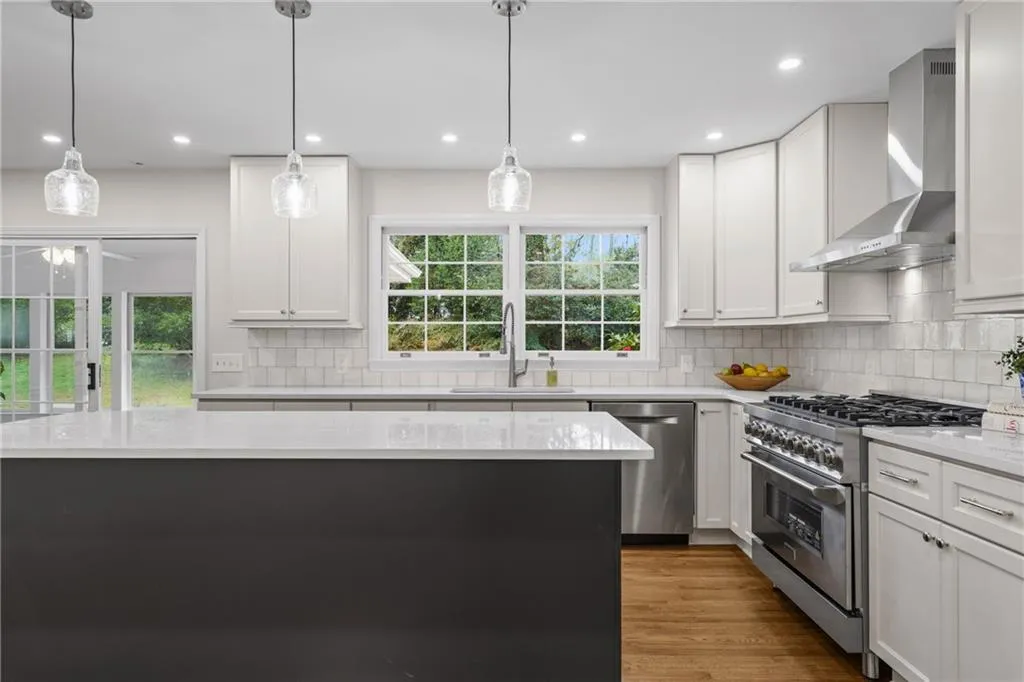 Breakfast bar seating