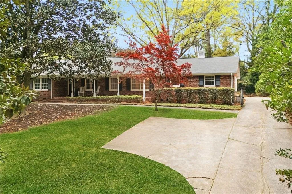 CHATHAM RANCH with plenty of parking options is a huge plus