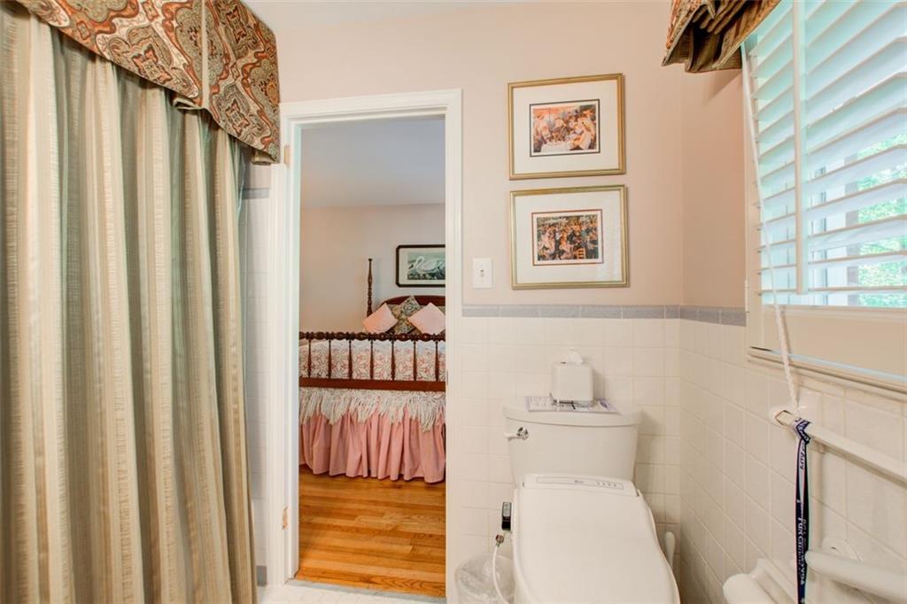 450 Heritage Way, Sandy Springs, Georgia 30328, 3 Bedrooms Bedrooms, ,2 BathroomsBathrooms,Residential,Sold,450 Heritage Way,7270604