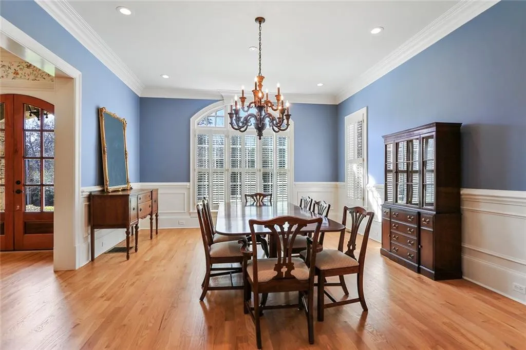 285 Forrest Lake Drive, Sandy Springs, Georgia 30327, 5 Bedrooms Bedrooms, ,7 BathroomsBathrooms,Residential,Sold,285 Forrest Lake Drive,6990235