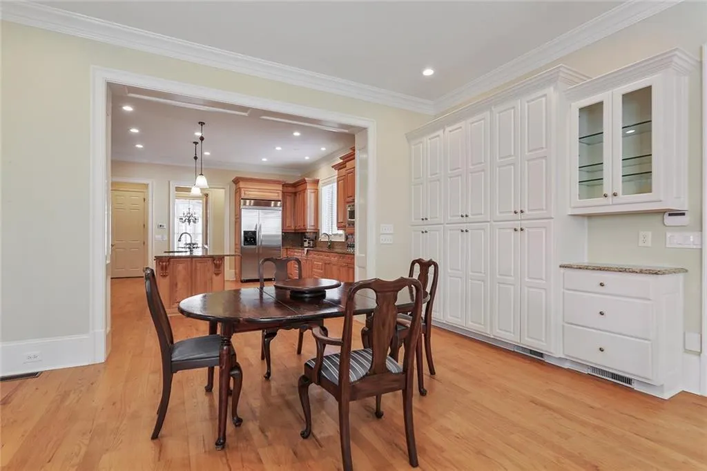 285 Forrest Lake Drive, Sandy Springs, Georgia 30327, 5 Bedrooms Bedrooms, ,7 BathroomsBathrooms,Residential,Sold,285 Forrest Lake Drive,6990235