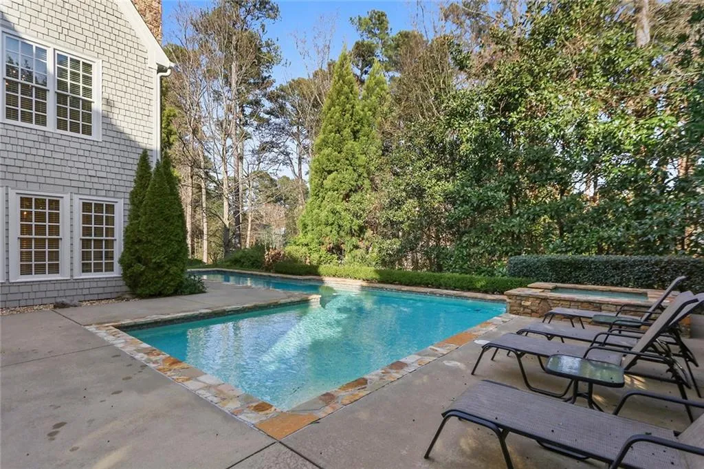 285 Forrest Lake Drive, Sandy Springs, Georgia 30327, 5 Bedrooms Bedrooms, ,7 BathroomsBathrooms,Residential,Sold,285 Forrest Lake Drive,6990235