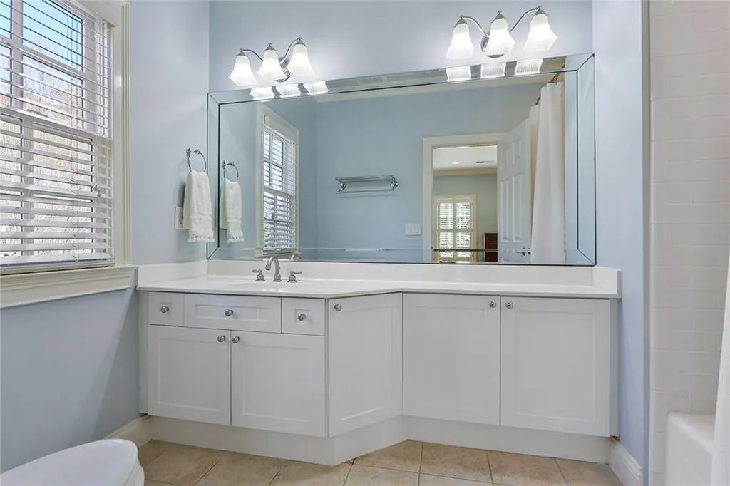 285 Forrest Lake Drive, Sandy Springs, Georgia 30327, 5 Bedrooms Bedrooms, ,7 BathroomsBathrooms,Residential,Sold,285 Forrest Lake Drive,6990235