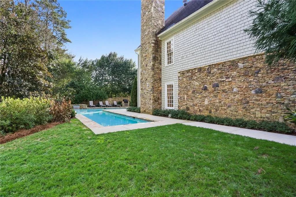 285 Forrest Lake Drive, Sandy Springs, Georgia 30327, 5 Bedrooms Bedrooms, ,7 BathroomsBathrooms,Residential,Sold,285 Forrest Lake Drive,6990235