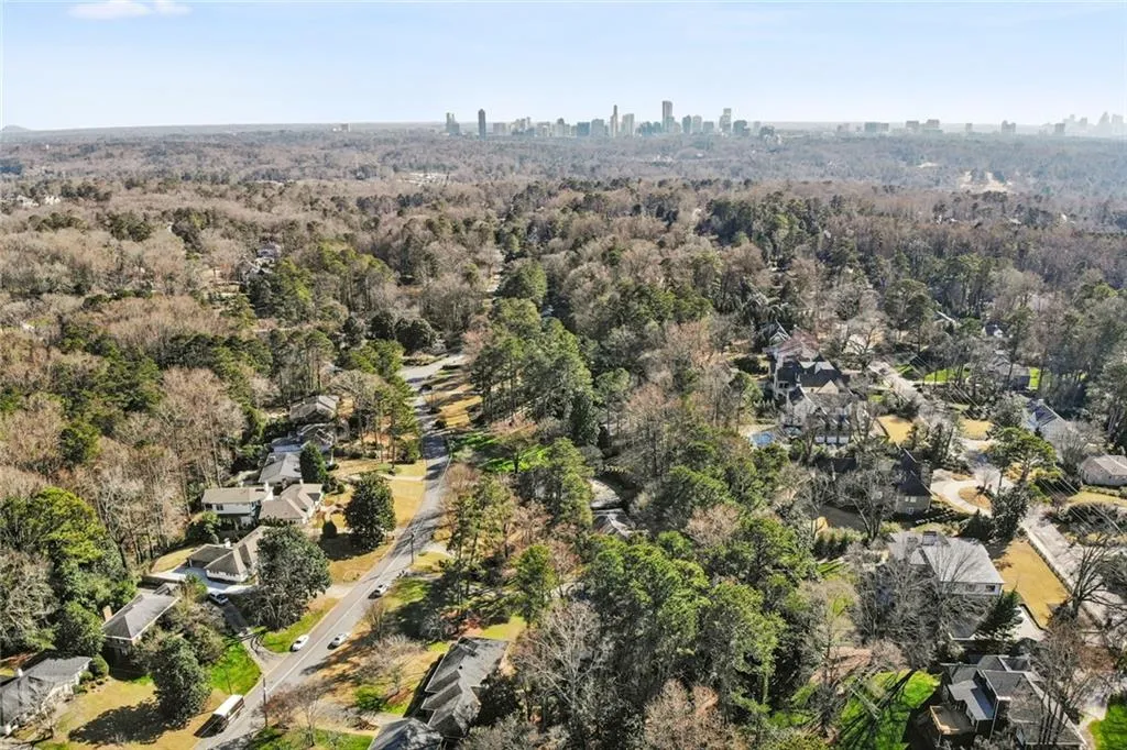 285 Forrest Lake Drive, Sandy Springs, Georgia 30327, 5 Bedrooms Bedrooms, ,7 BathroomsBathrooms,Residential,Sold,285 Forrest Lake Drive,6990235