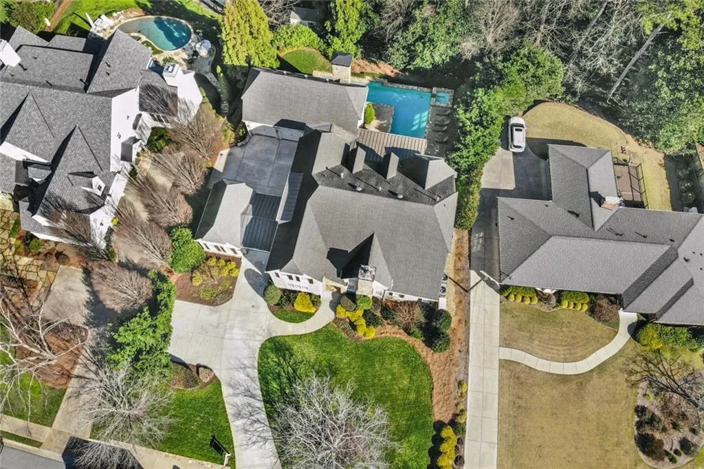 285 Forrest Lake Drive, Sandy Springs, Georgia 30327, 5 Bedrooms Bedrooms, ,7 BathroomsBathrooms,Residential,Sold,285 Forrest Lake Drive,6990235