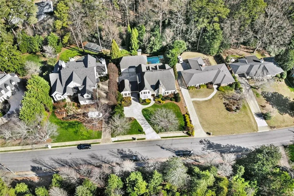 285 Forrest Lake Drive, Sandy Springs, Georgia 30327, 5 Bedrooms Bedrooms, ,7 BathroomsBathrooms,Residential,Sold,285 Forrest Lake Drive,6990235