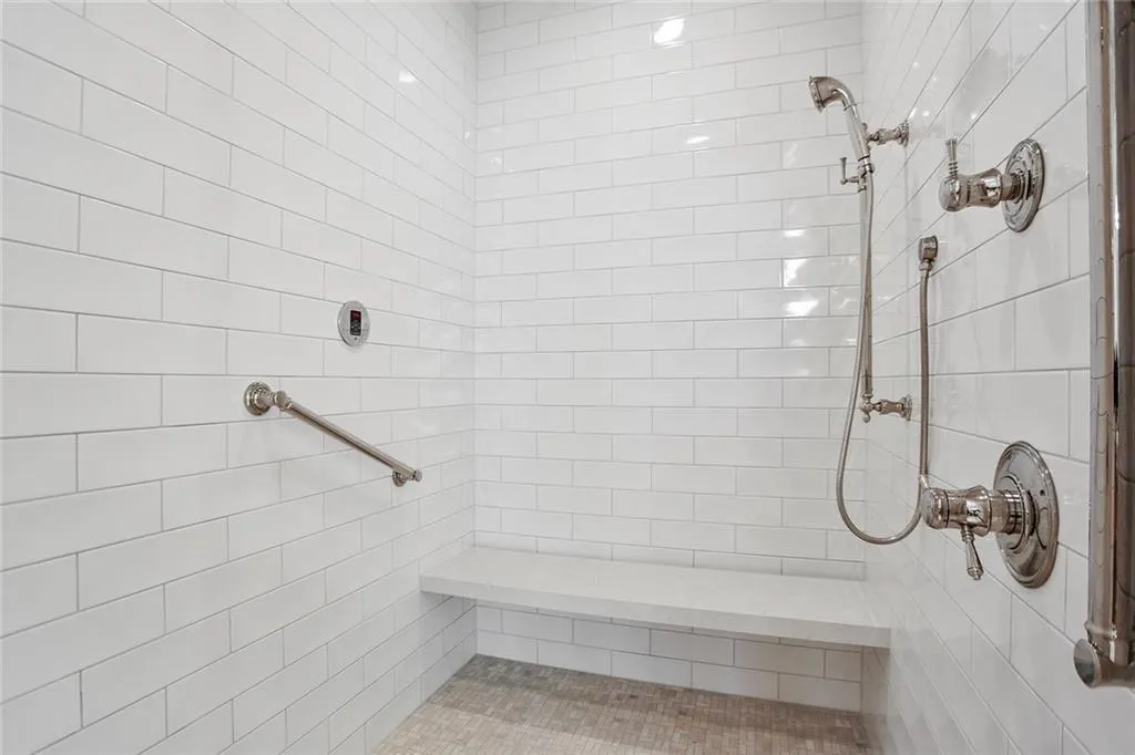 285 Forrest Lake Drive, Sandy Springs, Georgia 30327, 5 Bedrooms Bedrooms, ,7 BathroomsBathrooms,Residential,Sold,285 Forrest Lake Drive,6990235