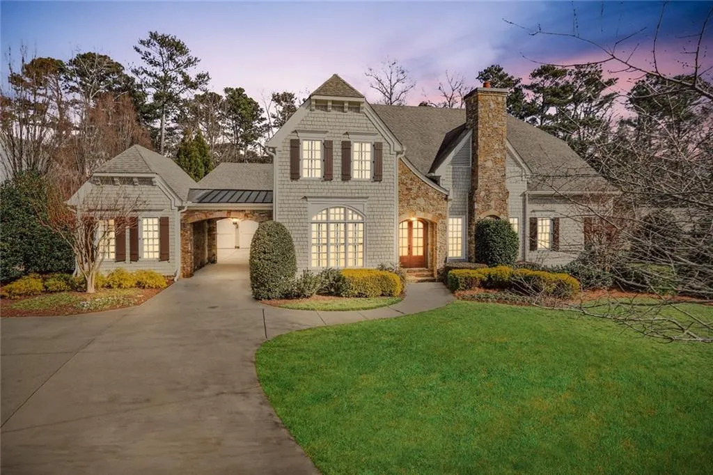 285 Forrest Lake Drive, Sandy Springs, Georgia 30327, 5 Bedrooms Bedrooms, ,7 BathroomsBathrooms,Residential,Sold,285 Forrest Lake Drive,6990235