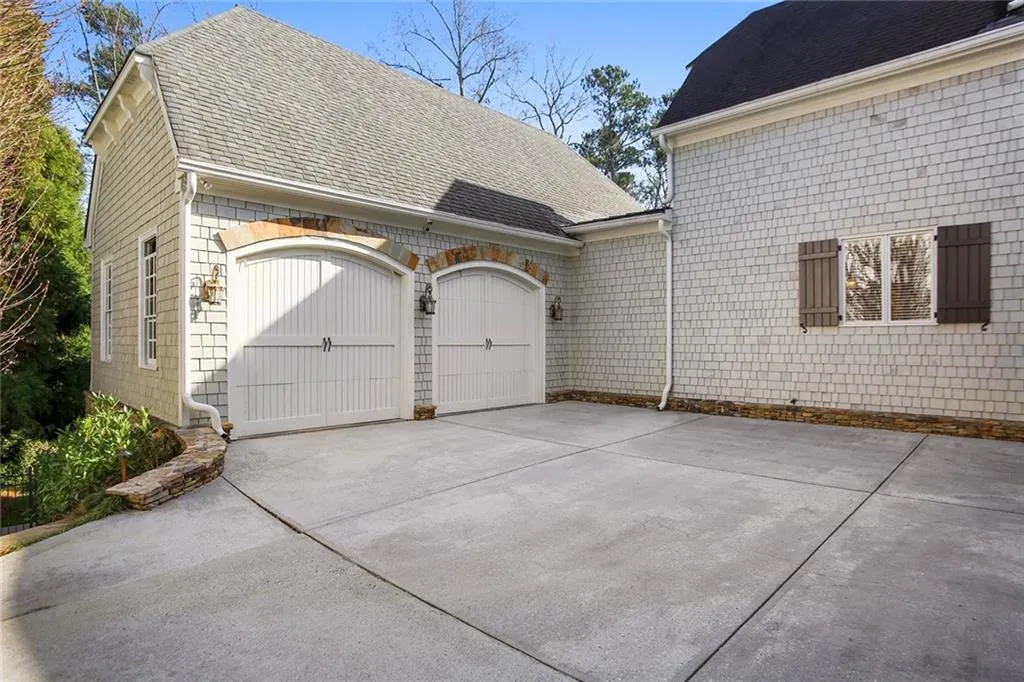 285 Forrest Lake Drive, Sandy Springs, Georgia 30327, 5 Bedrooms Bedrooms, ,7 BathroomsBathrooms,Residential,Sold,285 Forrest Lake Drive,6990235
