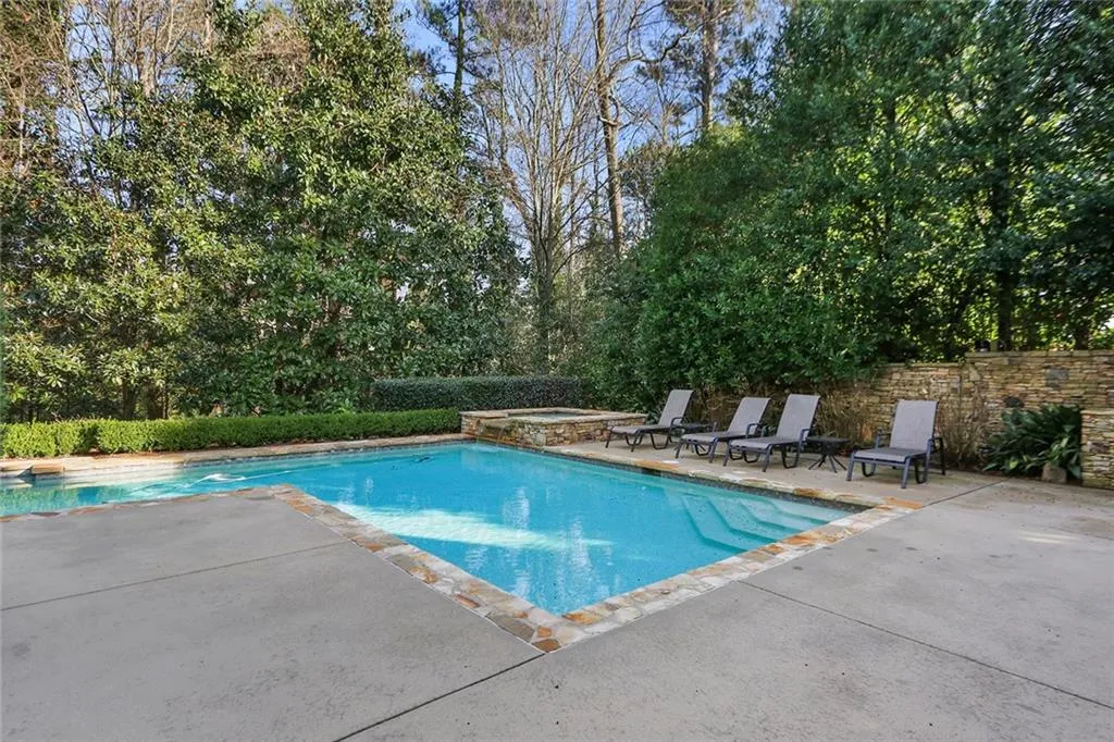 285 Forrest Lake Drive, Sandy Springs, Georgia 30327, 5 Bedrooms Bedrooms, ,7 BathroomsBathrooms,Residential,Sold,285 Forrest Lake Drive,6990235