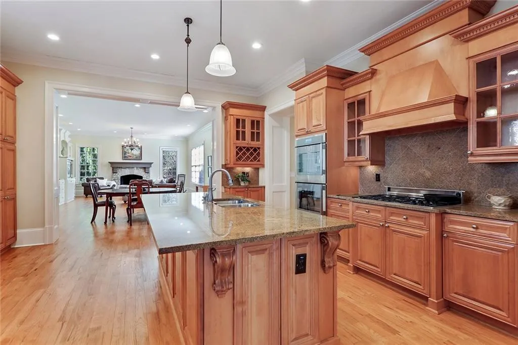 285 Forrest Lake Drive, Sandy Springs, Georgia 30327, 5 Bedrooms Bedrooms, ,7 BathroomsBathrooms,Residential,Sold,285 Forrest Lake Drive,6990235