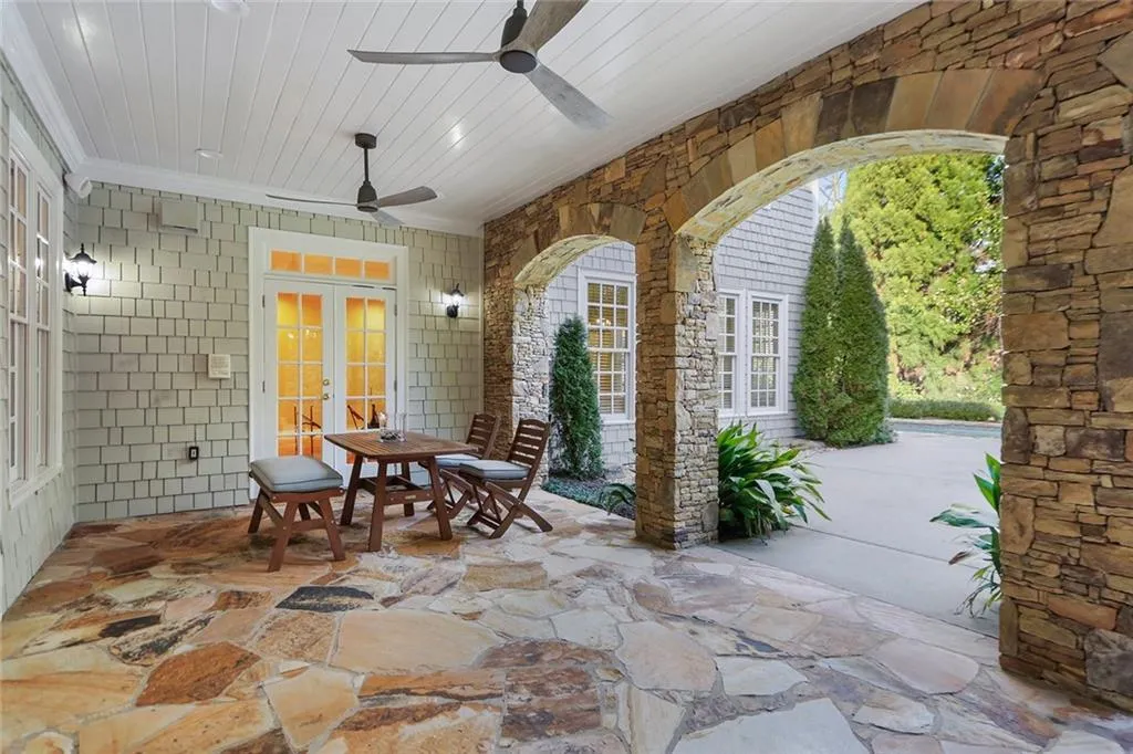 285 Forrest Lake Drive, Sandy Springs, Georgia 30327, 5 Bedrooms Bedrooms, ,7 BathroomsBathrooms,Residential,Sold,285 Forrest Lake Drive,6990235