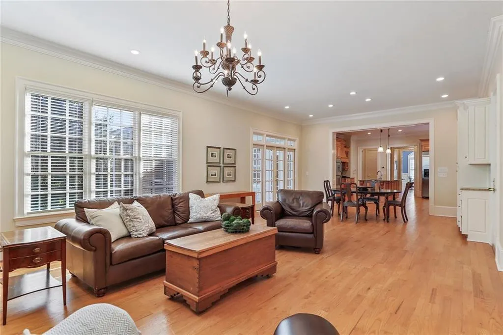 285 Forrest Lake Drive, Sandy Springs, Georgia 30327, 5 Bedrooms Bedrooms, ,7 BathroomsBathrooms,Residential,Sold,285 Forrest Lake Drive,6990235