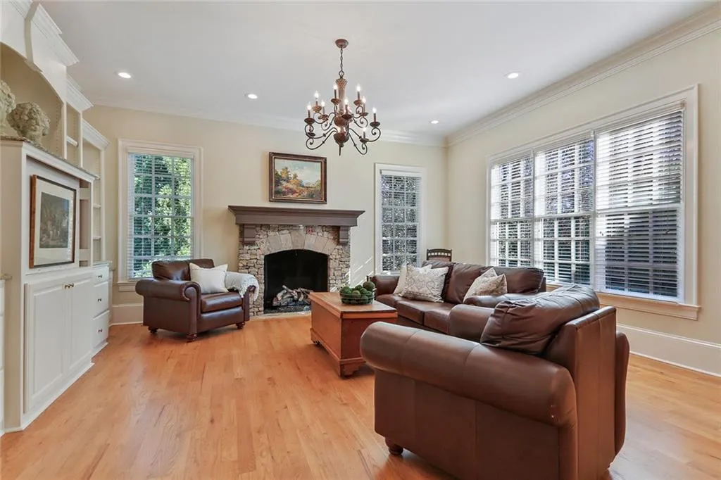 285 Forrest Lake Drive, Sandy Springs, Georgia 30327, 5 Bedrooms Bedrooms, ,7 BathroomsBathrooms,Residential,Sold,285 Forrest Lake Drive,6990235