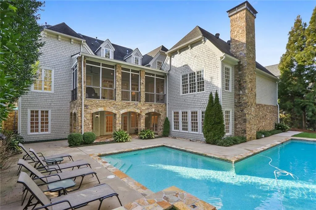 285 Forrest Lake Drive, Sandy Springs, Georgia 30327, 5 Bedrooms Bedrooms, ,7 BathroomsBathrooms,Residential,Sold,285 Forrest Lake Drive,6990235